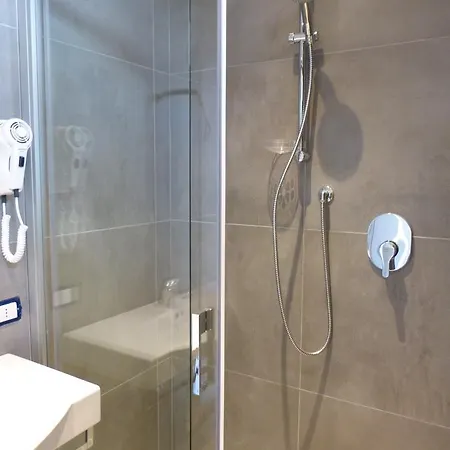 מלון D'annunzio 2*